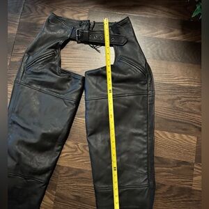 Black Leather Chaps papa’s leather barn men’s size med liner, insulated preowned
